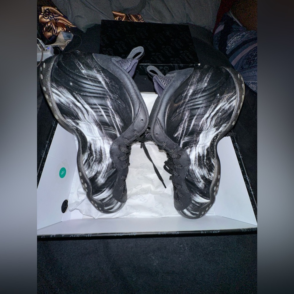 EUC NIKE Foamposits 11.5m/13 women